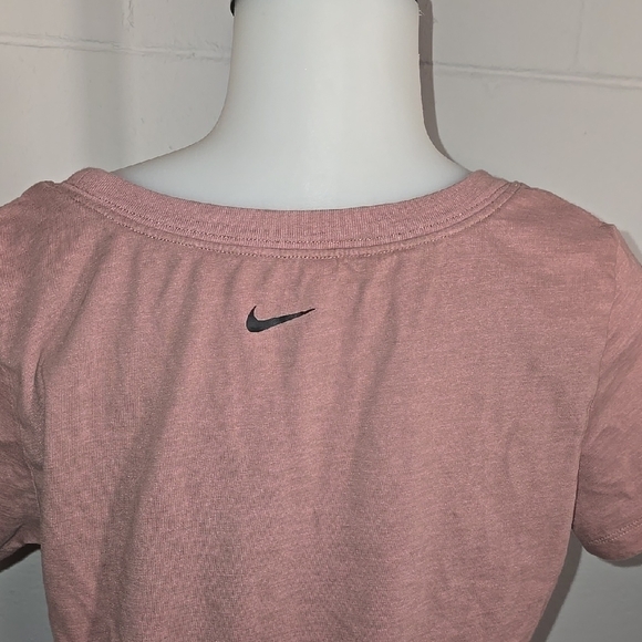 Nike Women's Pink T-Shirt - Picture 4 of 5